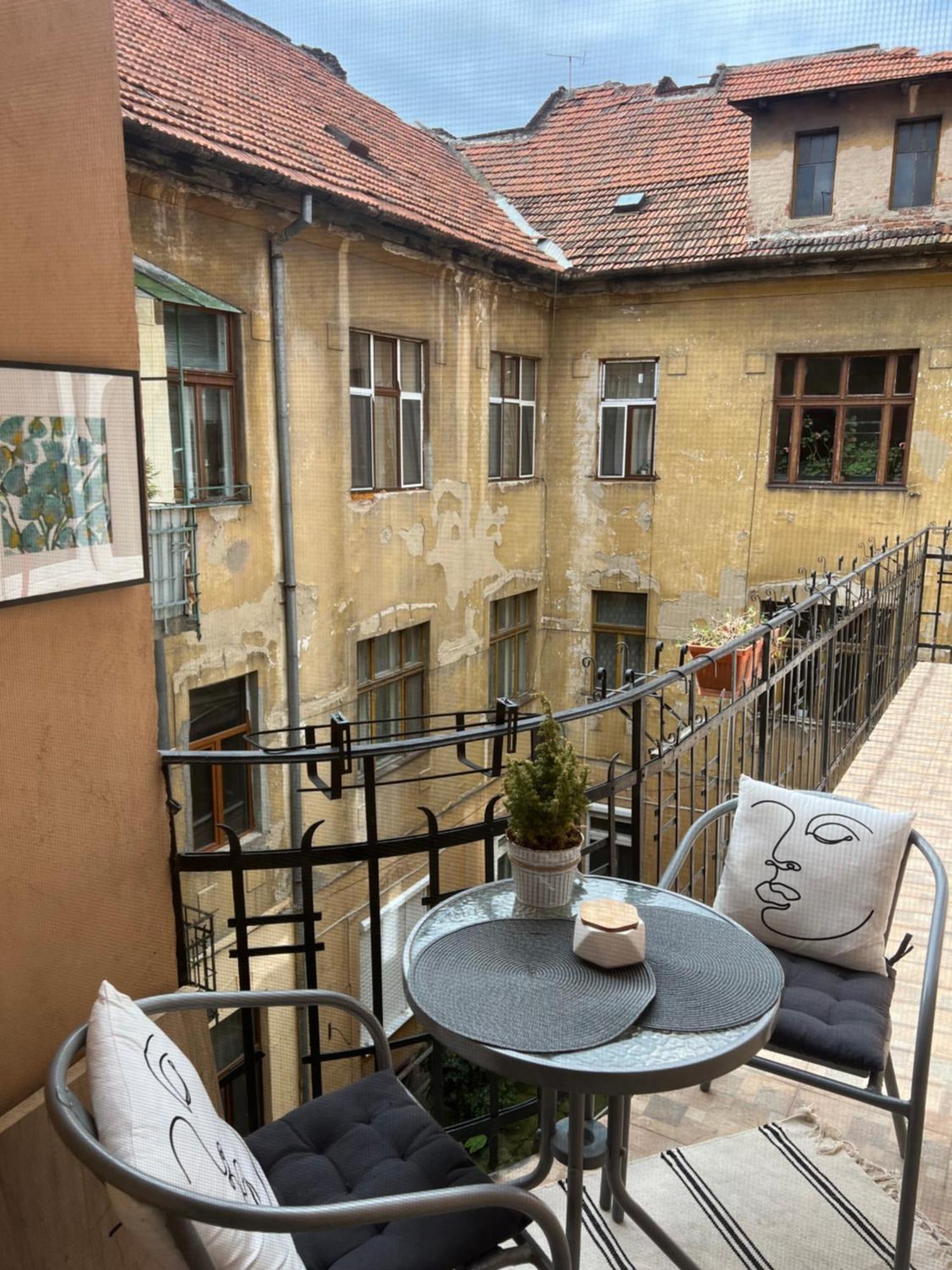 La Strada Central Apartament Oradea Εξωτερικό φωτογραφία